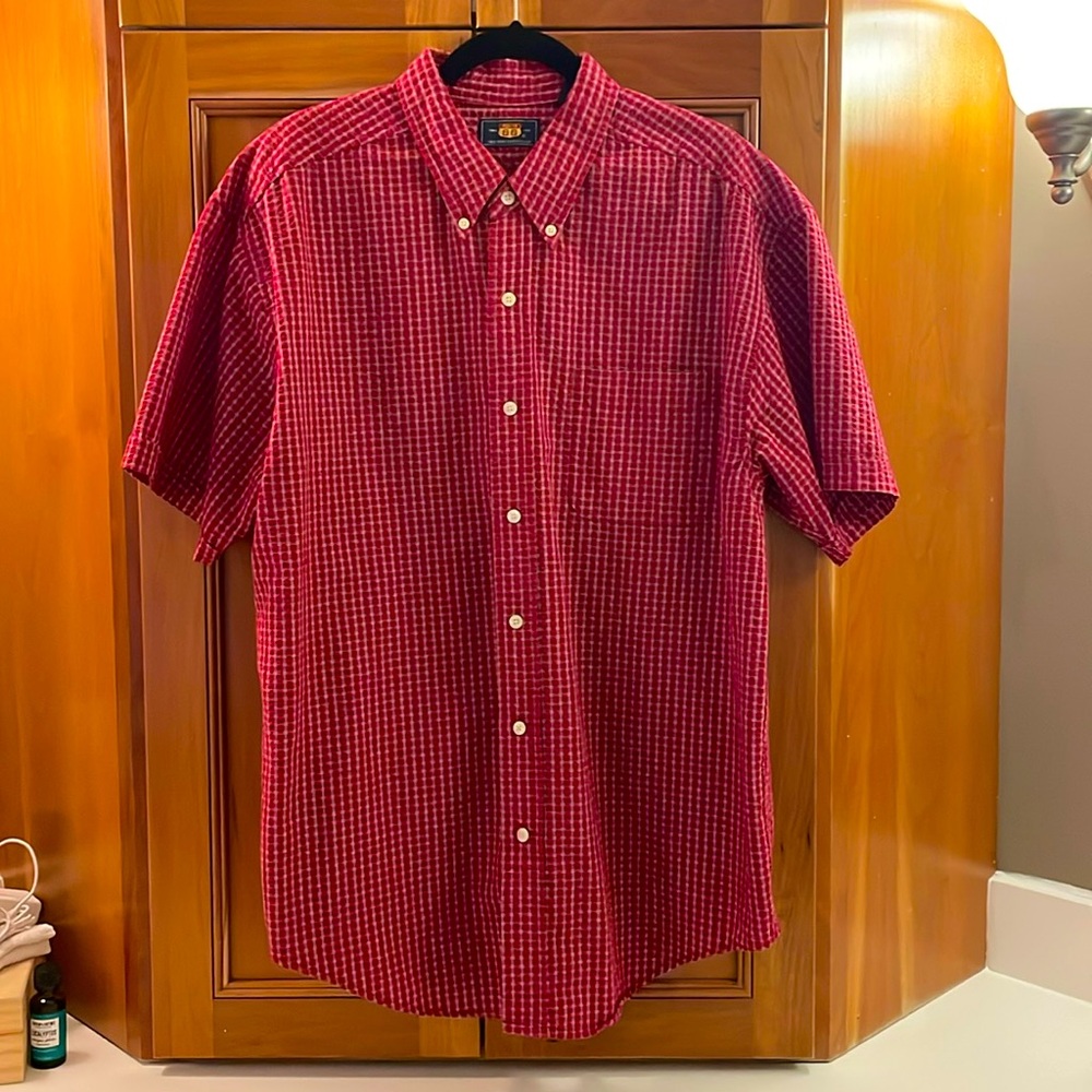 Lightweight Seersucker Men’s Button Down Shirt Size L